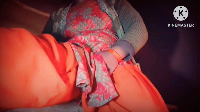 TricolorMusic3: Indossa un filmo, si masturba dall'alto, nessuno è in grado di...