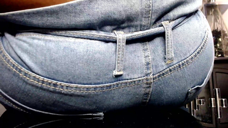Maeling: Slut Teen Ruined in Jeans Ass-fyxiation with Giant Ass Unknowing