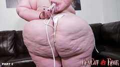 BodaciousX: Vzácné SSBBW zkouší malé bikiny část 2