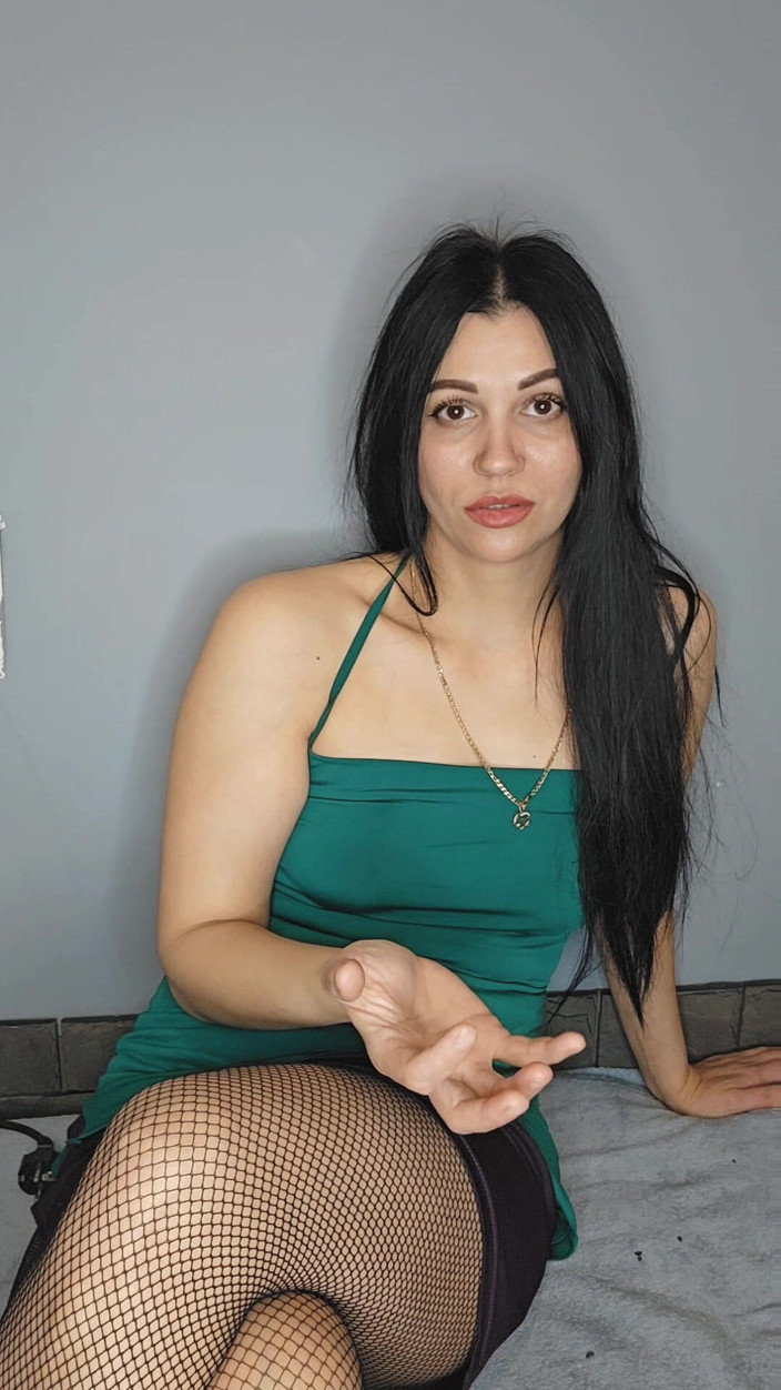 KristinaSlut: Would You Like to Suck Yourself?