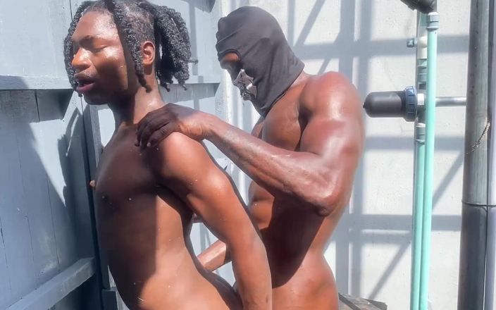 Vicfairy: Toujours sur ce mec musclaré veut toujours me baiser