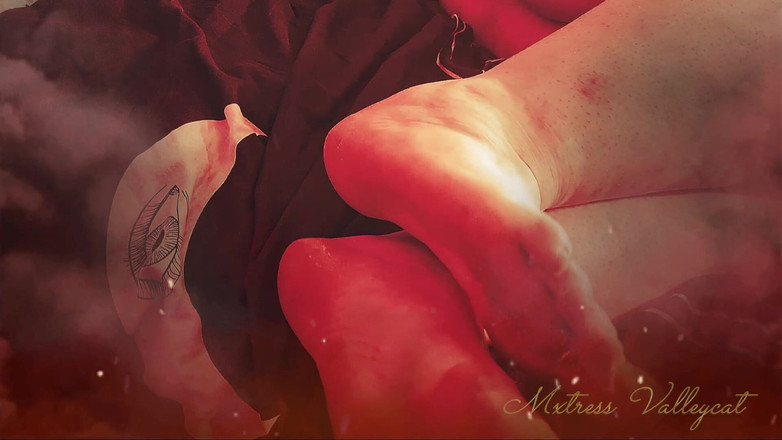 Mxtress Valleycat: Devilish Toe Tease