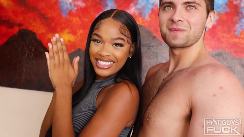 Hot Guys Fuck: Beeindruckend! Die heißeste schwarze 18-jährige ebenholz-teenagerin kann ficken!