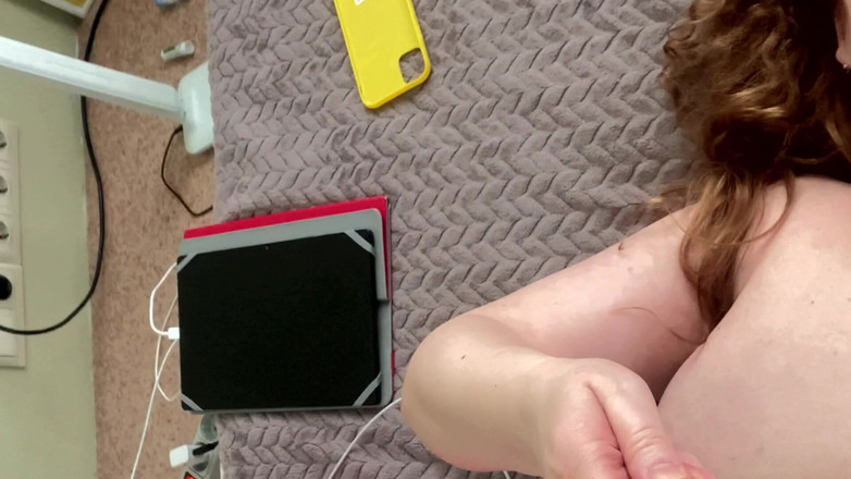 VikkiGeorgia: Marcher avec une perche à selfie