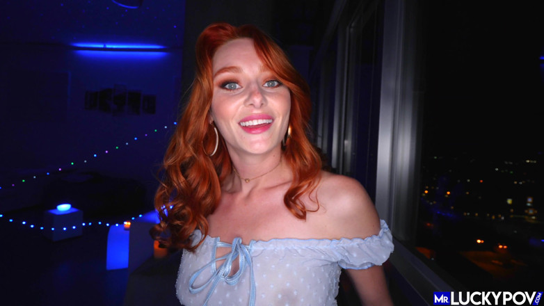 Mr.Lucky POV: Noche caliente con la vecina Lacy Lennon