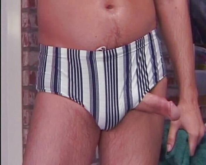 Filles Francaises: Sürtük Fransız genç kızın götü havuz başında sikiliyor