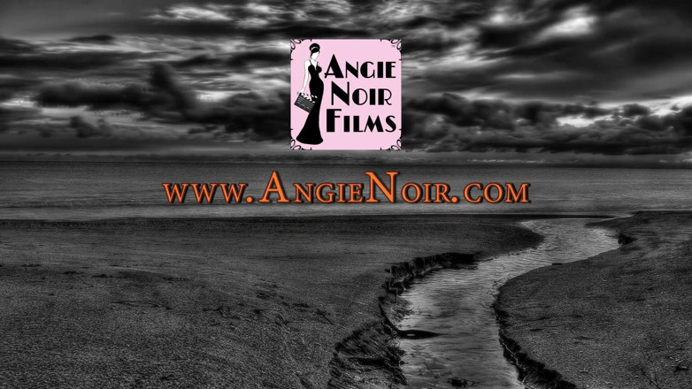 Angie Noir: Stieftochter lehrt mutter fisting mit angie Noir &amp; ginary