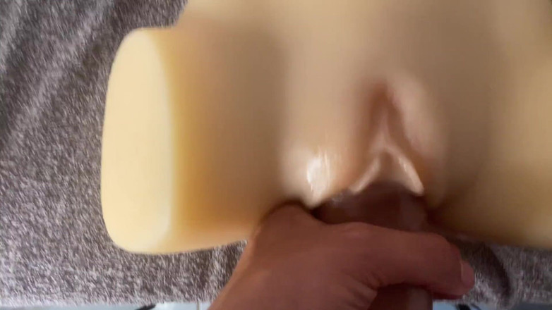 Greedy truck: Un uomo molto arrapato non può resistere di vedere la...