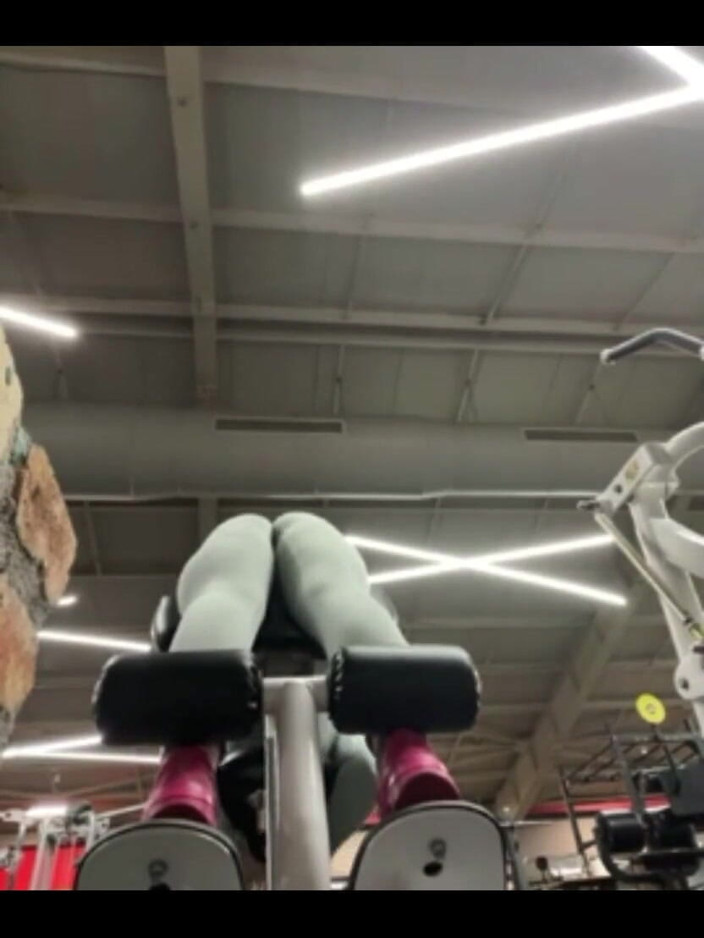 JuiceLussie: Scopata pazza in palestra