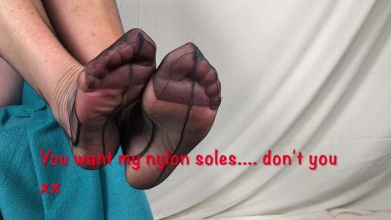Mr MF: Mrs Mature Feet Giving You All a Very Sexy Shoe...