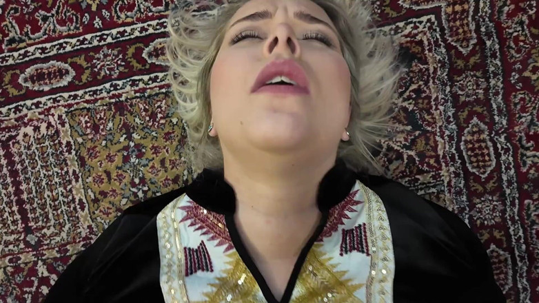 Amateur Homemade Porn: Uzun ve büyük götlü üvey anne Nikky Dream ile seks