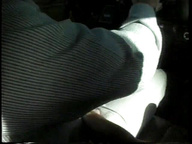 Sex Karma: Děvka s potetovaným motýlem na kundě ošukaná a pak ochutnává...