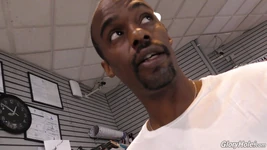 Skylar Madison suger alla som har svart kuk