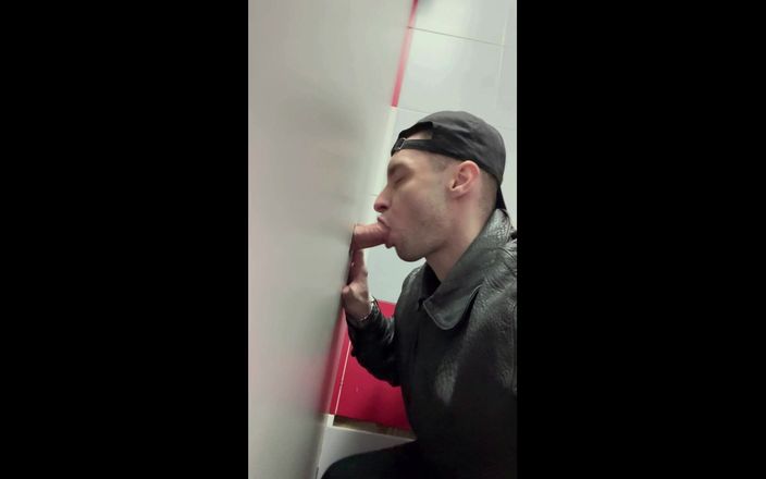 KinkySirius: Шалавистый паренек-в кожаной куртке пробует глорихол в первый раз