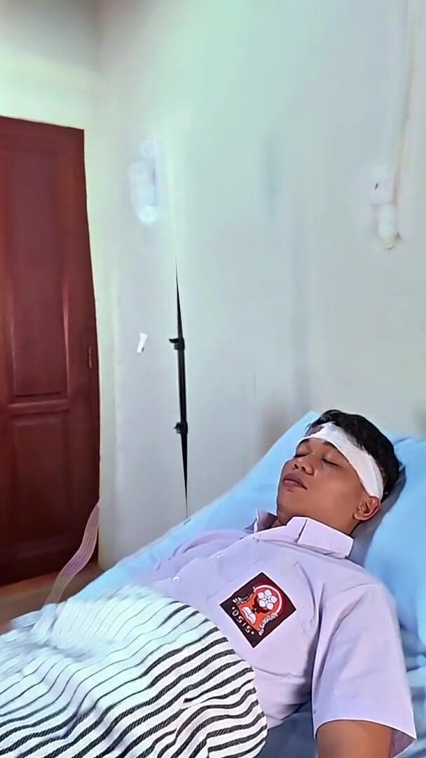 momi_itha_: Dimas se convierte en una paciente de un médico sucio