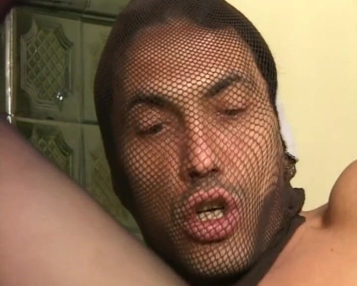 All you need to fuck: Поклонение ногам в чулках и безумие сосание члена в маске