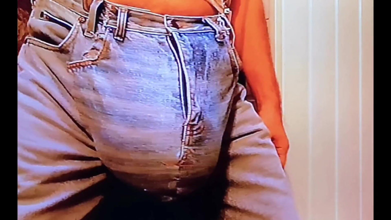 Monster_Meat_: जींस उभार जैसे आपने पहले कभी नहीं देखा