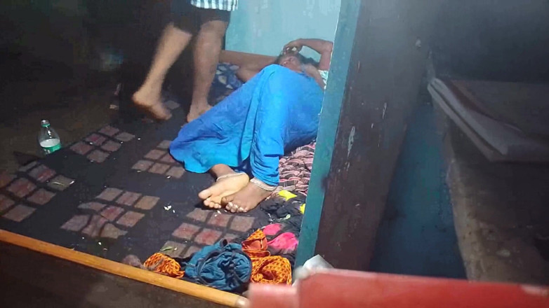 Desi palace: Incitanta și incitanta Anu Bhabhi xxx