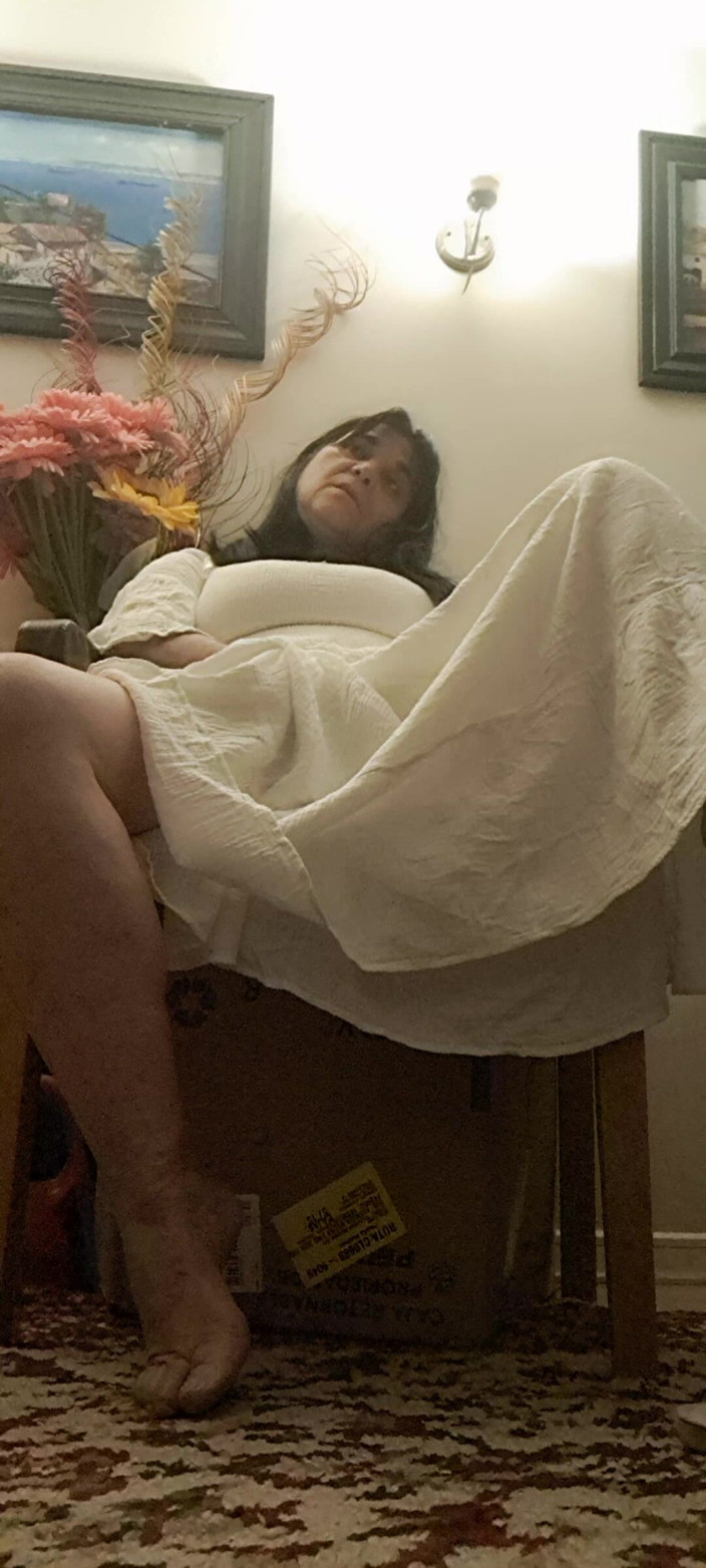 Mommy big hairy pussy: Торкання та дегустація того, що під сукнею