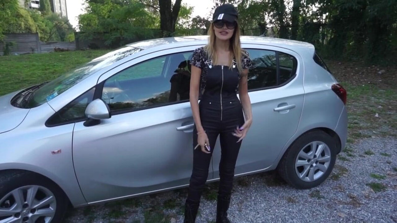 Lady Mesmeratrix Official: Domina-küken will ihn im freien bestrafen