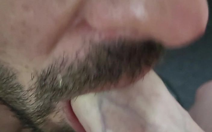Twotwinkhusbands: ब्रिटिश लड़के को लम्बे लंड के बिना खतना वाले लंड से मोटा भार मिलता है