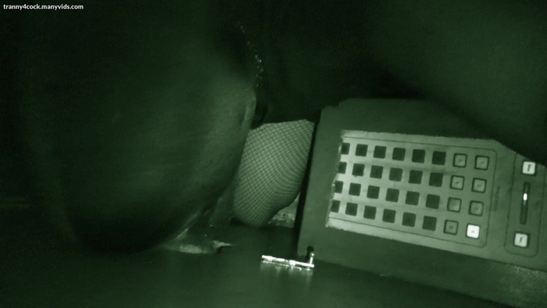 Tranny 4 cock: Night shot - glory hole - escapades 1