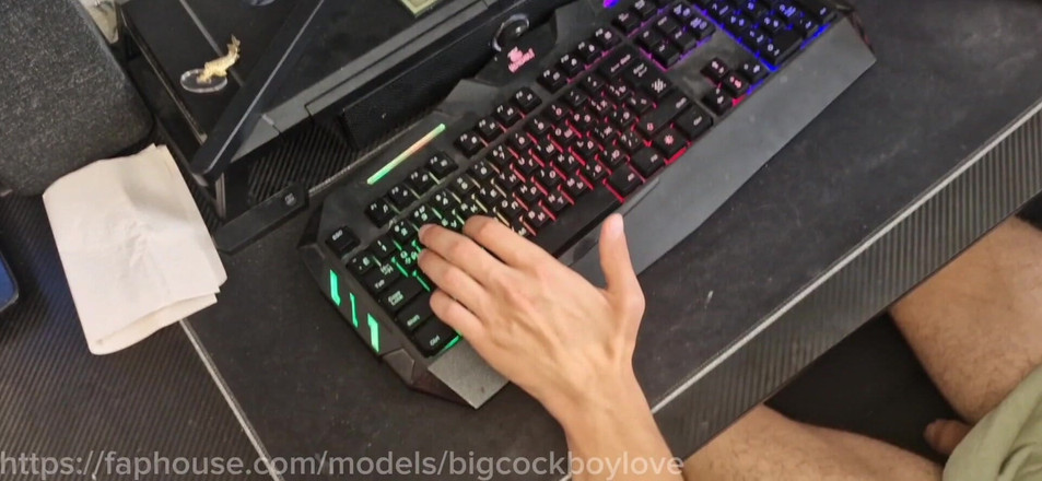 AlexGay: - Ateşimi Al, Sen Oyundayken Genç Vücudunu Dolduracağım.