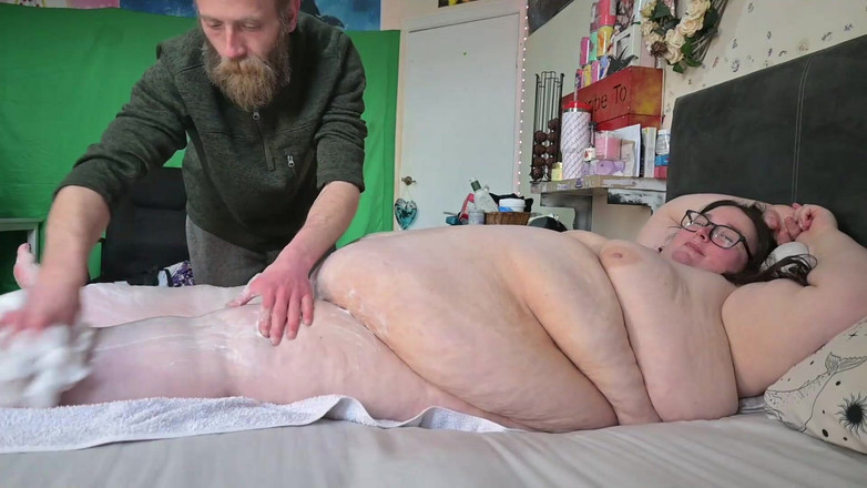 SSBBWLadyBrads: Ssbbw cama banho deusa parte 1