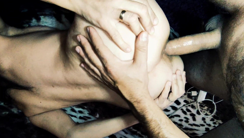 Hotlia: Tôi tự hỏi làm thế nào mông của cô ấy có...