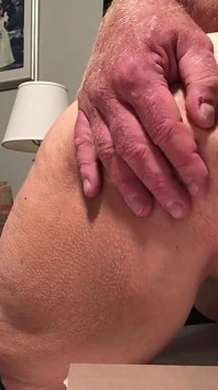 NENEK MILF matang GILF 60 tahun dikongkek dubur memancut gaya doggy
