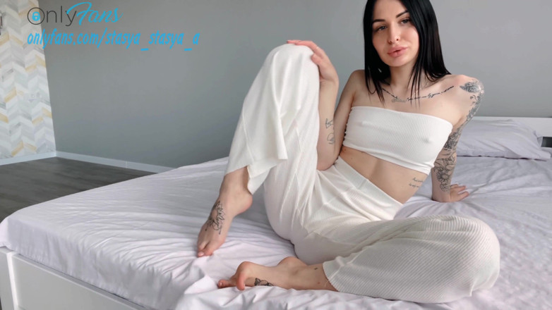Stasya Pollna: Ukraine girl stroking pussy