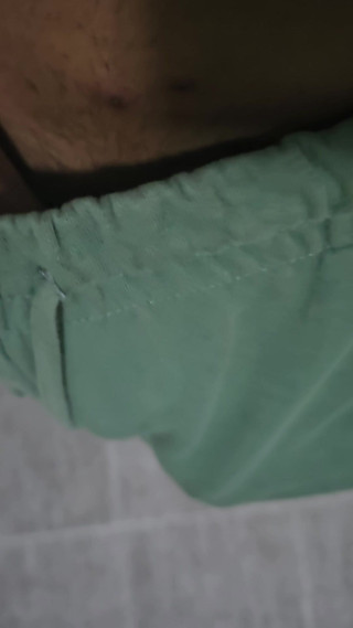 yourdaddy7788: Dotýkání se mého ptáka Přes kalhoty