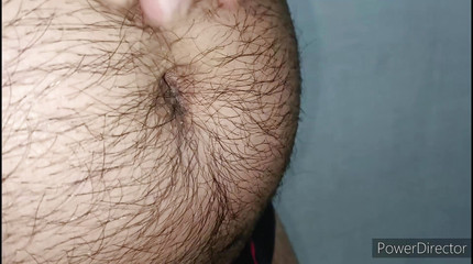 LovedSunsine1990: Comenzó a temblar en el baño del personal