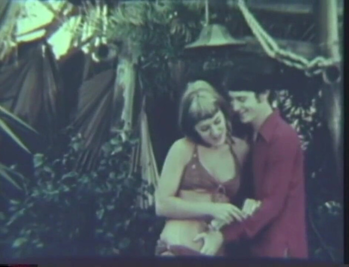 Vintage Usa: Žhavý vintage sex venku u bazénu!