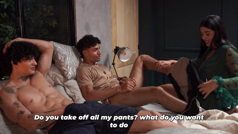 linahenaossx: Styvsonen och hans vän onanerar, slutar som hans styvmamma