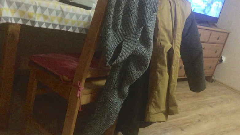 Megacute9999: 인도네시아인이 무릎 꿇고 자지를 빨고 있다