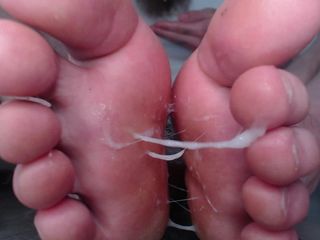 Hunky time: Feet Sperm Spit