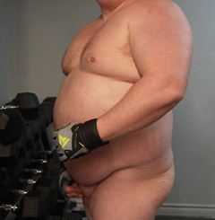 Beefy Brian: Gấu mập cơ bắp tập thể dục