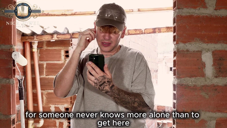 NickJowel: Chief Amber Meadow Neukt Een Metselaar