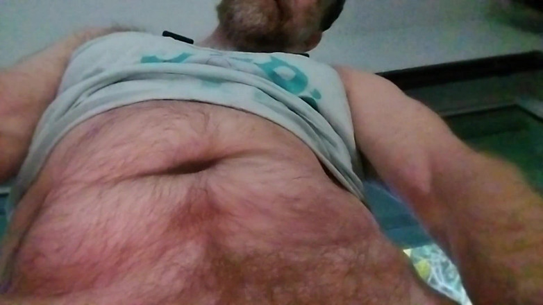 Hairyartist: Je te fais baiser par la gorge