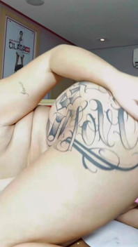 Avalage de lavement à gros cul - j’avale tout mon lavement dégénéré de mon gros cul rond