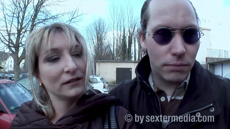 Sextermedia by Pete: Gospodină blondă cu pizdă dispusă