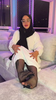 Foot Worship, Worship the Goddess Amira
