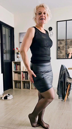 Sofy13: In My Leather Skirt and My Garter Racks