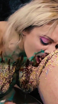 Candy Porn Saga - Mary E Lily Sweet embrasse