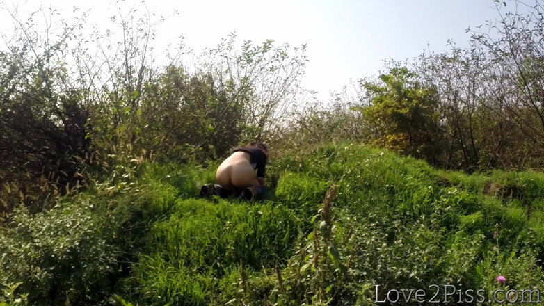 Love 2 Piss: Pecorina pipì
