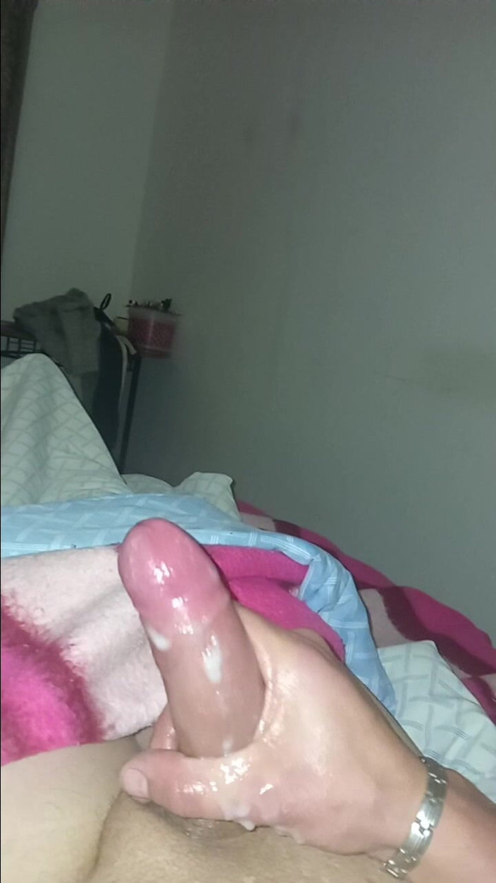ELFIE33: Masturbando