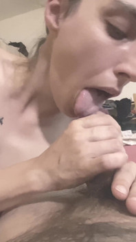 Es war ein traum-blowjob, in den ich in deinen traumlichen raum eingedrungen habe