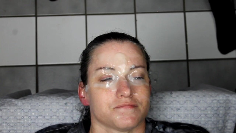 Dirty Dees: Dees sucios descargando su cara en un fantástico facial amateur...