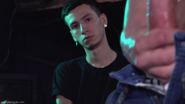 Kinky Twink: Crema fresca en su agujero